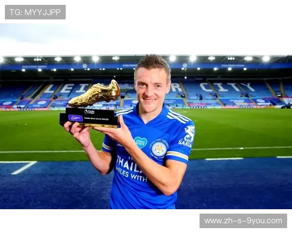 传奇足球运动员的崛起与辉煌旅程:从草根到世界舞台的奋斗历程