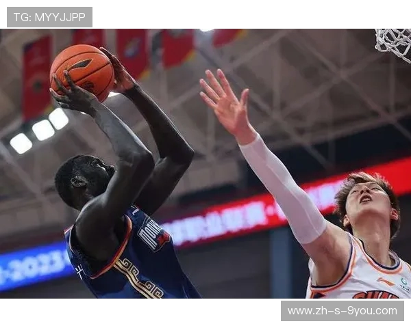 CBA同曦队与青岛队激战正酣谁能在这场对决中笑到最后