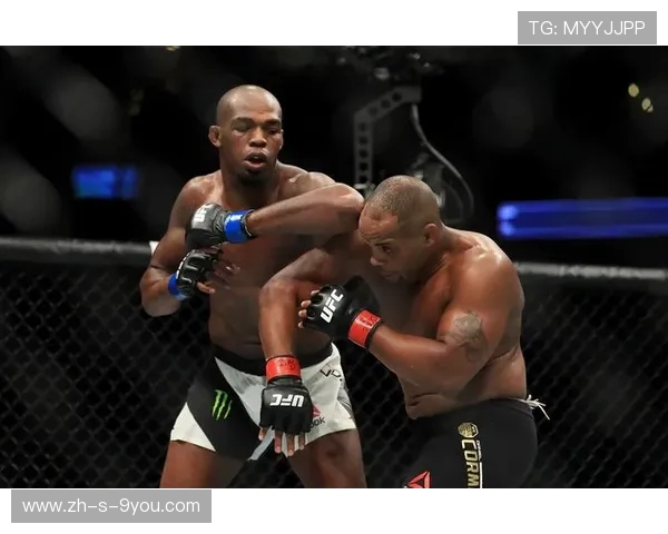 UFC凯恩对决科米尔精彩回顾与赛后分析全景展现